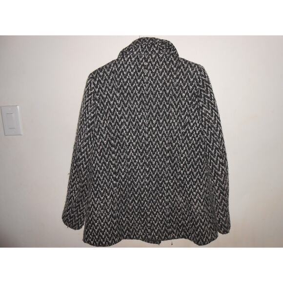 Kenneth Cole New York Woman's Black and White Chevron 60% Wool Coat Size 6 - Picture 5 of 6